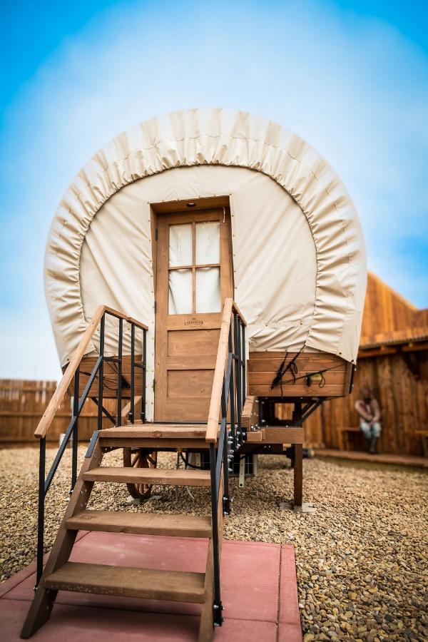 The Big Texan - Cabins And Wagons Amarillo Exterior photo